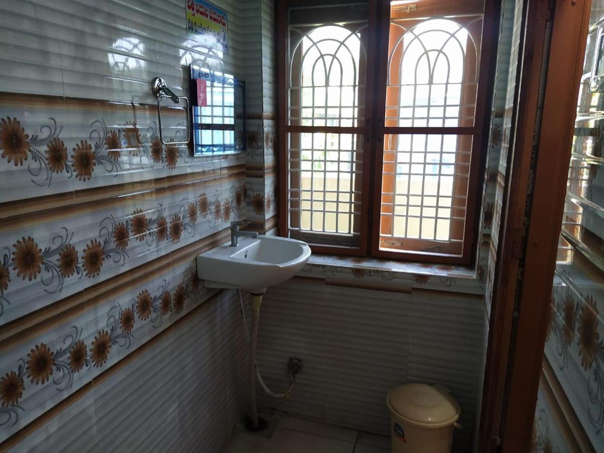 Prasanna Laxmi Residency بهادراتشالام المظهر الخارجي الصورة